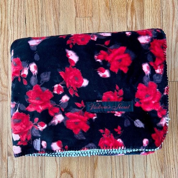 Victoria Secret Pink sherpa Trow blanket - Picture 1 of 5